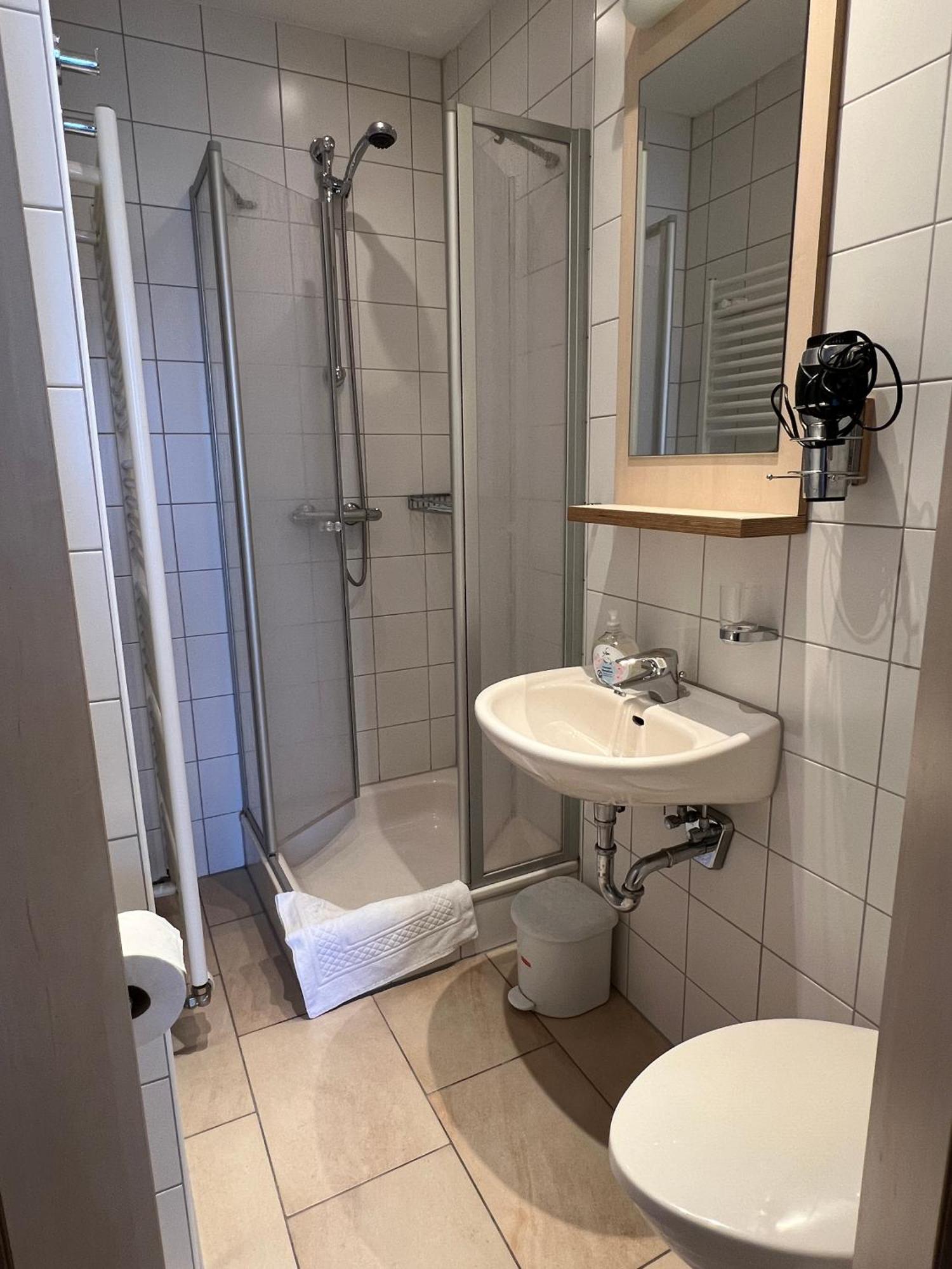 Hotel Pfaelzer Hof Enkenbach-Alsenborn Экстерьер фото