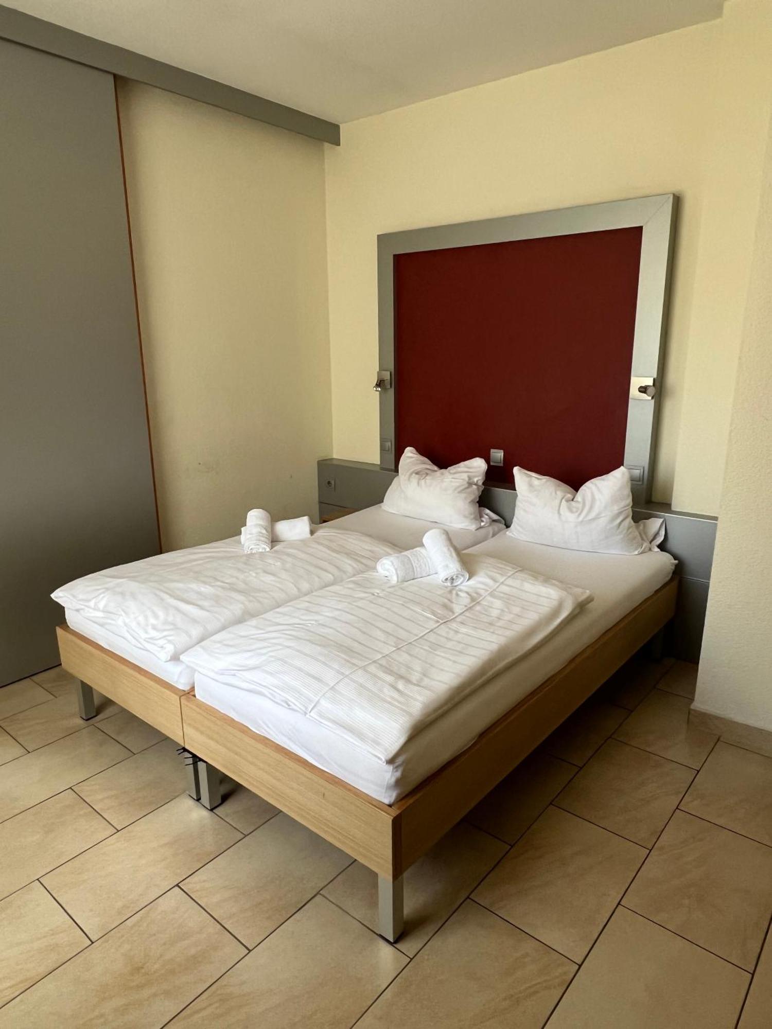 Hotel Pfaelzer Hof Enkenbach-Alsenborn Экстерьер фото