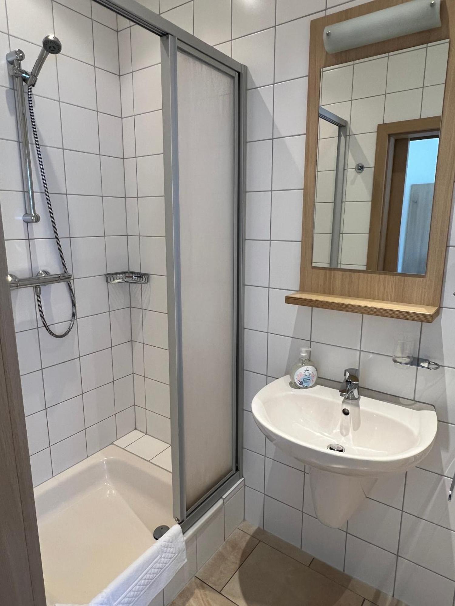 Hotel Pfaelzer Hof Enkenbach-Alsenborn Экстерьер фото