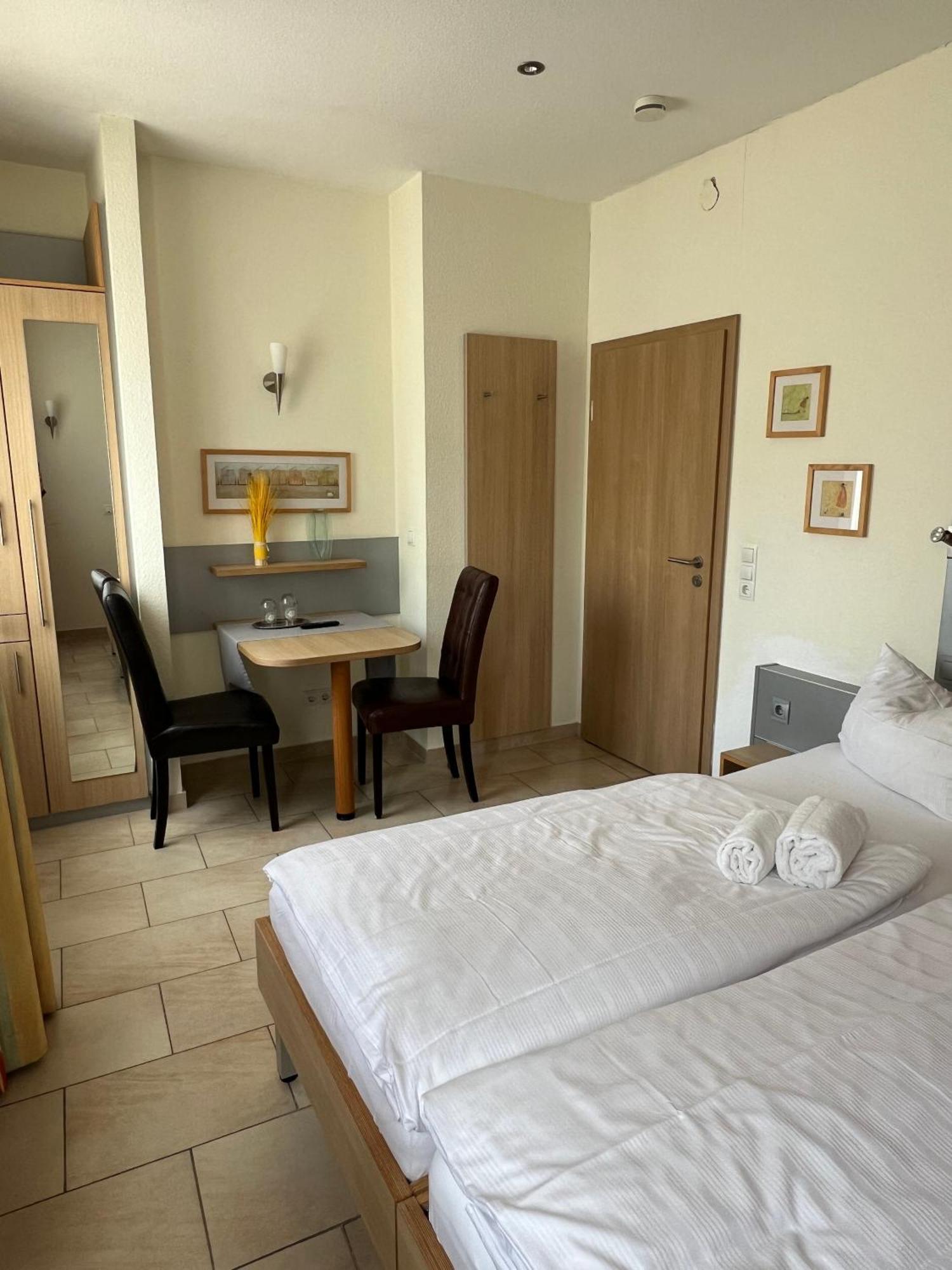 Hotel Pfaelzer Hof Enkenbach-Alsenborn Экстерьер фото